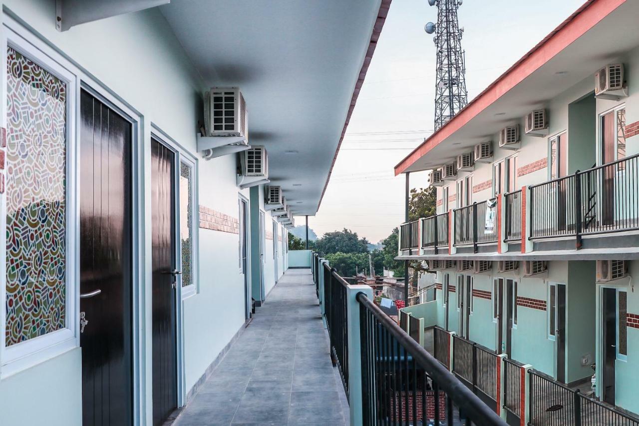 Oyo 488 Tekno Residence South Tangerang Exterior photo