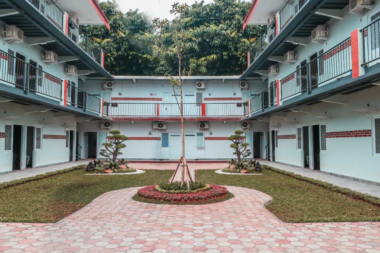 Oyo 488 Tekno Residence South Tangerang Exterior photo